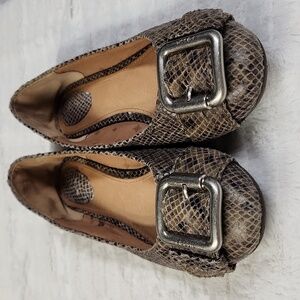 Fossil Snake Reptile Print with Silver Buckles Slip-Ons Flats Size 8